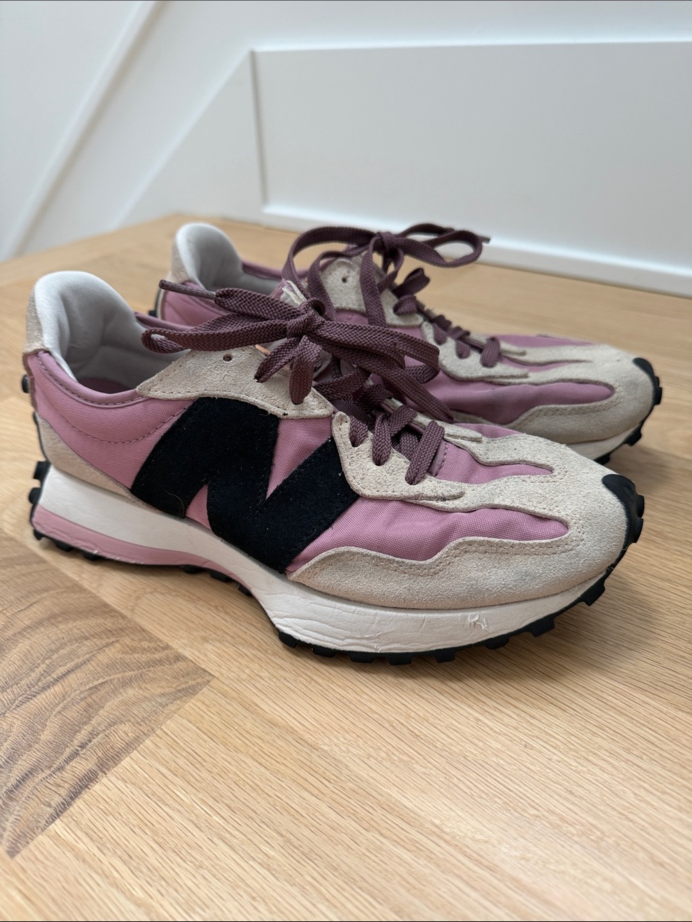 New Balance 327 in Rosewood Licorice Size 8.5